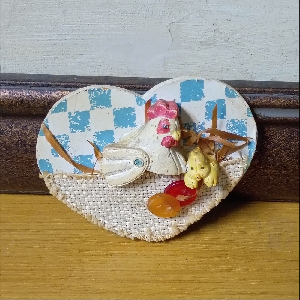 Vintage Farmhouse Hen and Chick Heart Magnet Rustic Country Kitchen RMT-193